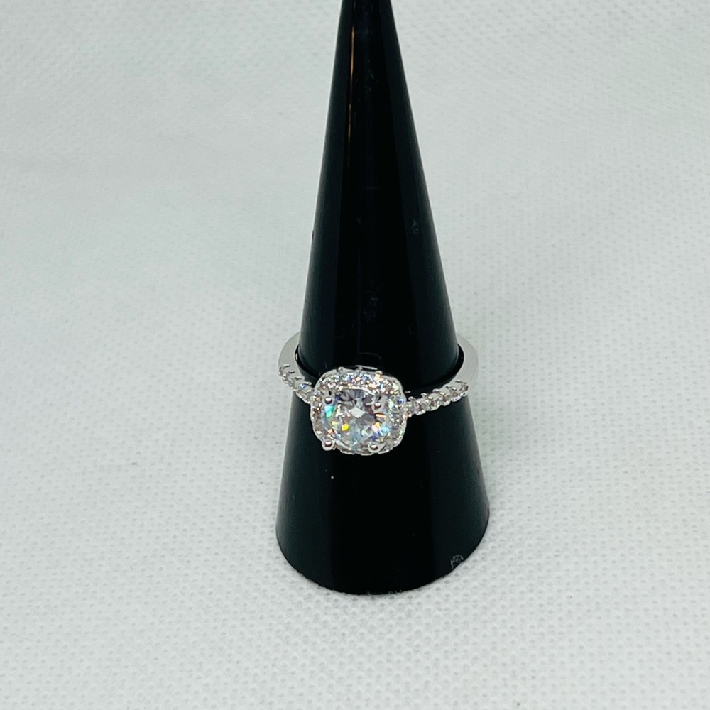 Solitaires Ring Silver Plated 925 Size 8